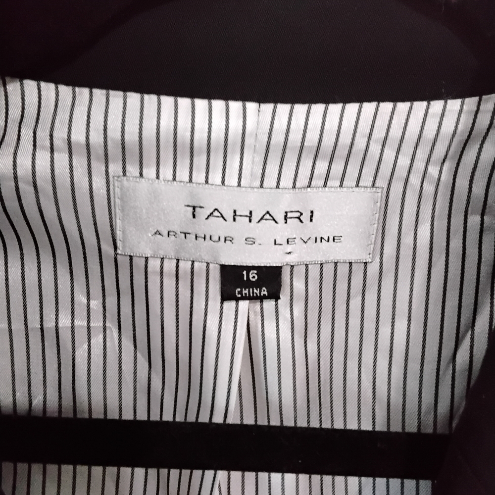 Tahari Arthur S. Levine Black Blazer - Picture 2 of 3